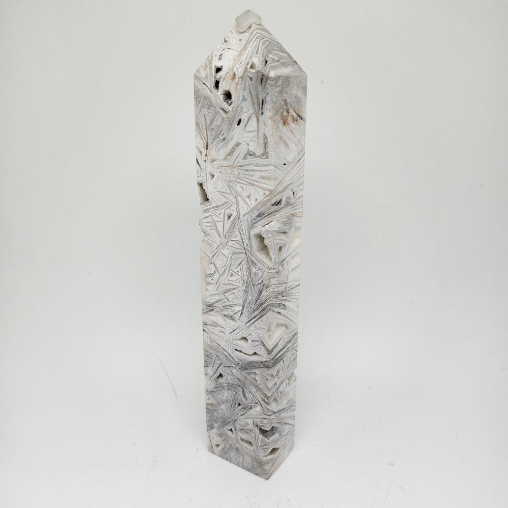 595g natural Mexican white agate tower ornaments healing