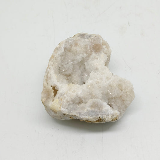 white agate geodo heart ornaments healing 72.8g