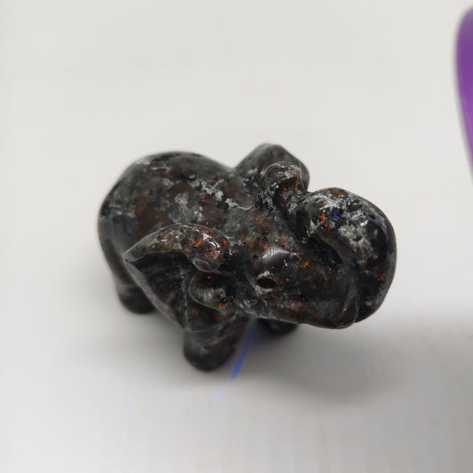 yooperlite elephant carving ornaments healing 226.3g
