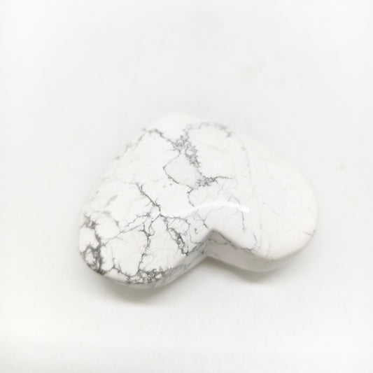 howlite heart carving ornaments healing 138g