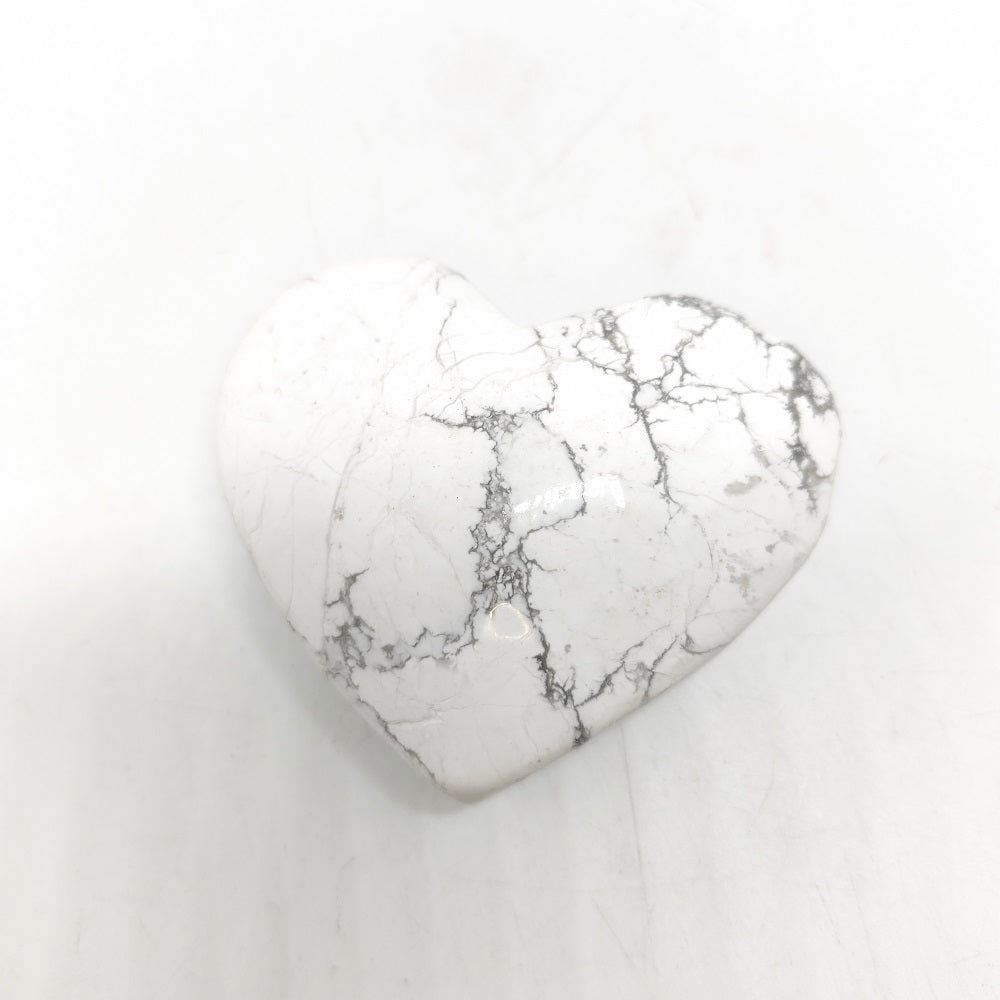 howlite heart carving ornaments healing 138g