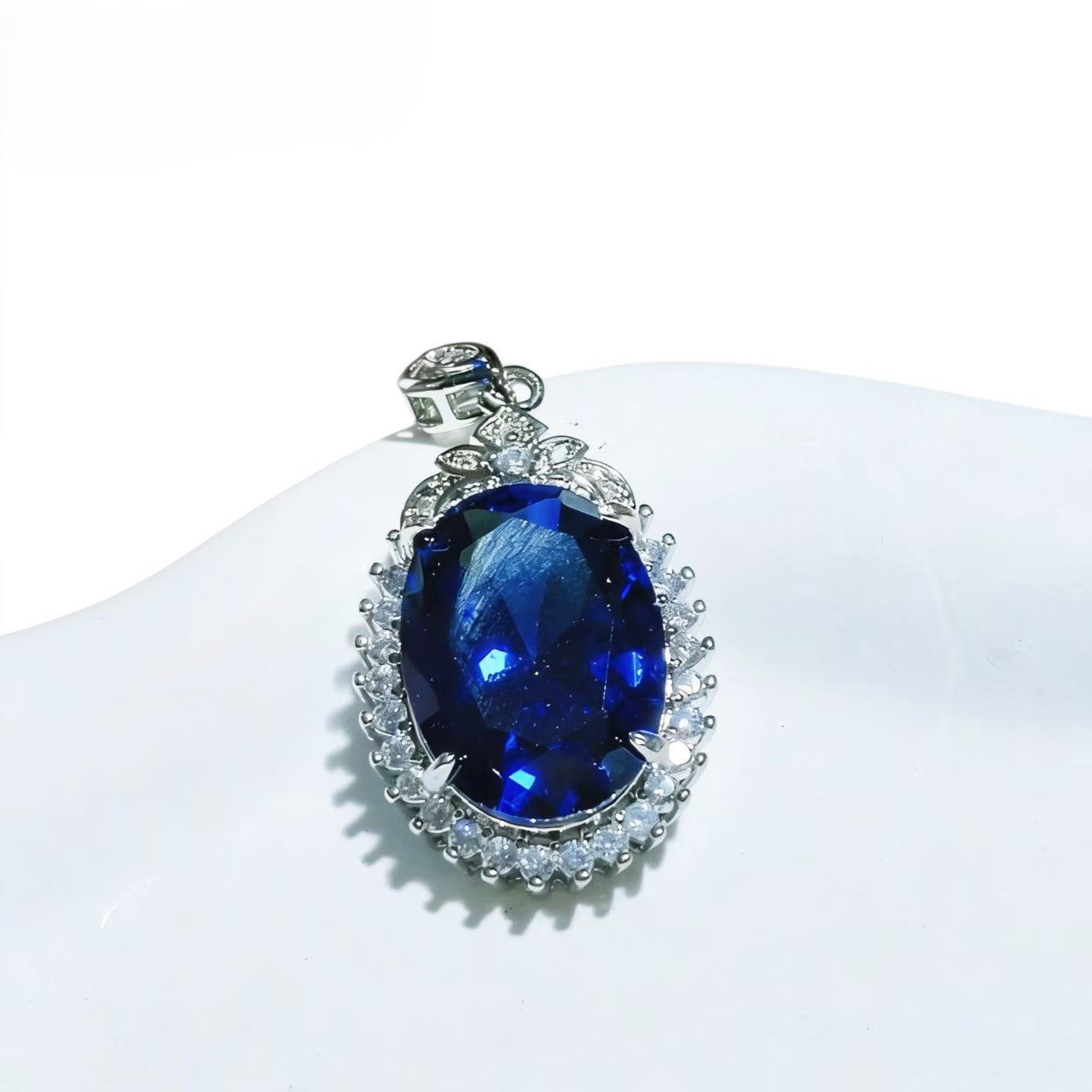 High-end Luxury Oval Seiko Inlay Dark Blue Zircon Pendants Silver-plated Accessories For Women Jewelry Gifts
