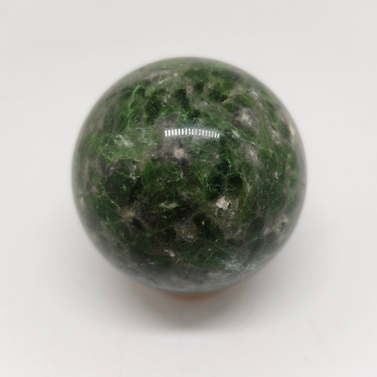 271.7g natural diopside sphere ornaments healing