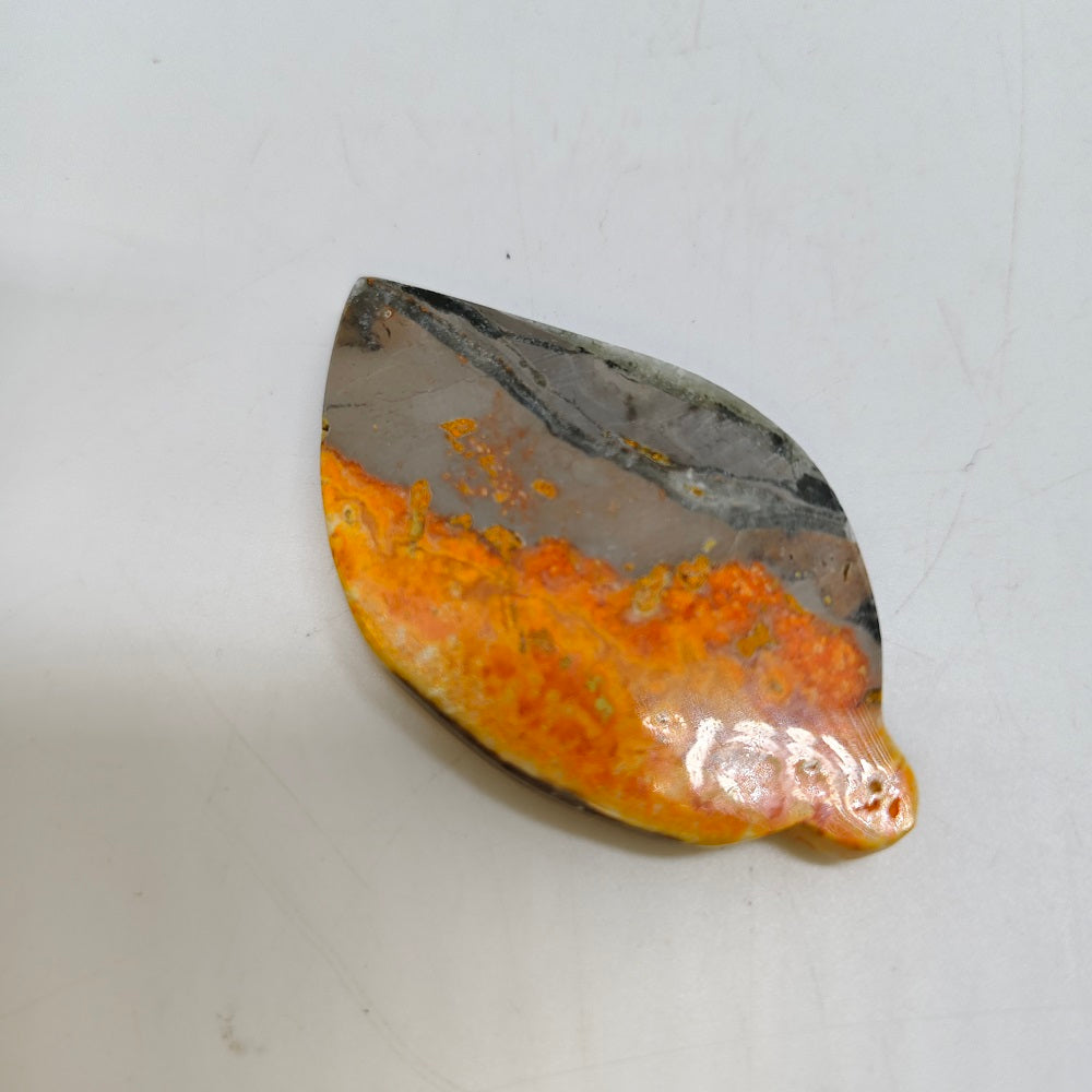bumble bee jasper leaves carving ornaments healing 16.5g